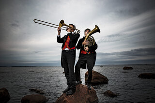 Humpsvakar. Otto Lönnbäck and Jonatan Skogman. Published in ÖT.